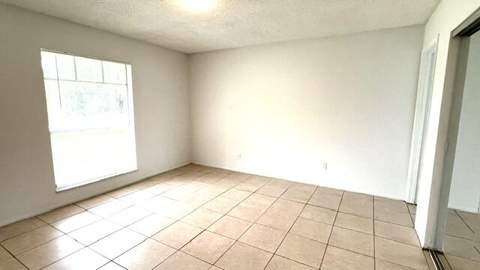 357 NE Camelot Drive, Port St. Lucie FL - photo 11 of 20