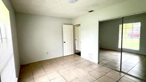 357 NE Camelot Drive, Port St. Lucie FL - photo 13 of 20