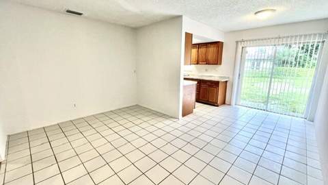 357 NE Camelot Drive, Port St. Lucie FL - photo 8 of 20