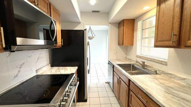 3 bedroom Single Family Residence at 357 NE Camelot Drive, Port St Lucie Floresta Pines Unit 2, Port St. Lucie — photo 3