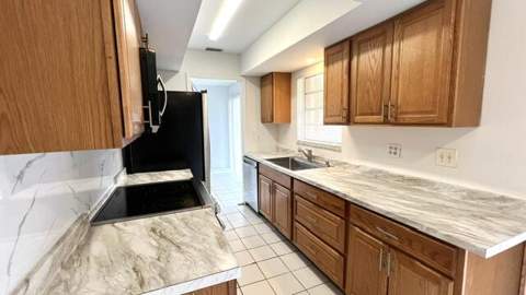 357 NE Camelot Drive, Port St. Lucie FL - photo 6 of 20
