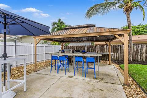 10150 NW 22nd Court, Pembroke Pines FL - photo 10 of 68
