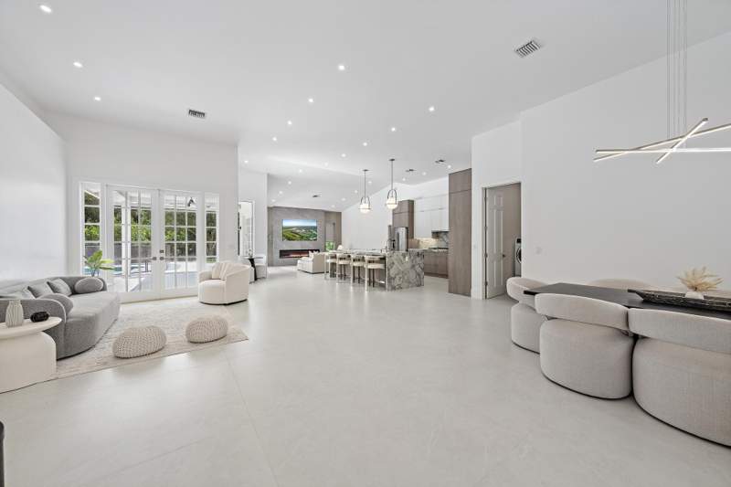 4 bedroom Single Family Residence at 18622 Lakeside Gardens Drive, Palm Cove, Jupiter — photo 4