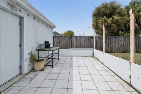 411 NW 52nd Street, Oakland Park FL - photo 19 of 23