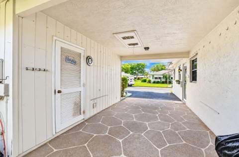 843 Meadowlark Lane, Delray Beach FL - photo 6 of 53