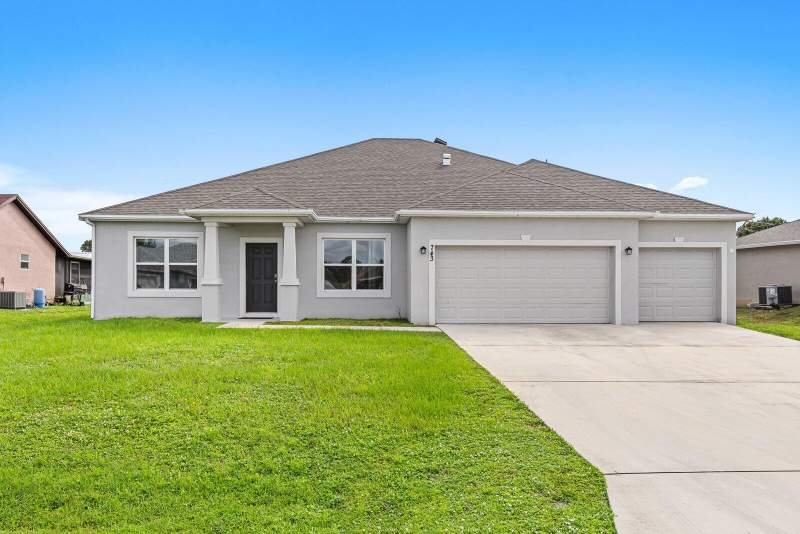 4 bedroom Single Family Residence at 743 NW Dupre Street, Port St Lucie Section 25, Port St. Lucie — photo 2