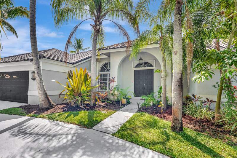 5 bedroom Single Family Residence at 10738 Santa Rosa Drive, Tract C Of Mission Bay, Boca Raton — photo 5