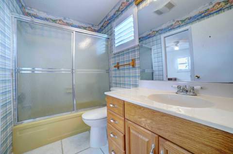 910 SW 7th Avenue, Boynton Beach FL - photo 17 of 33