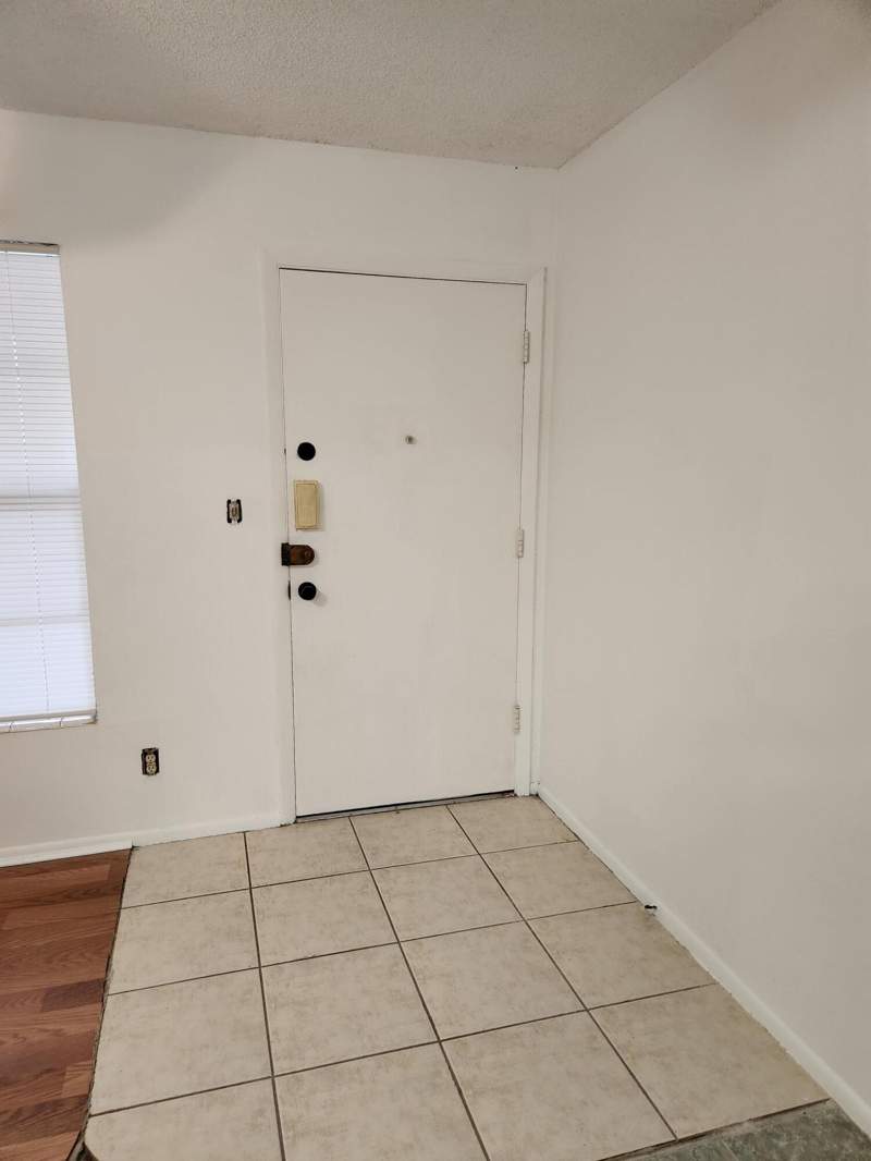 1 bedroom Condominium at 2901 NW 47th Terrace #143C, Lauderdale Oaks Condo I, Lauderdale Lakes — photo 2