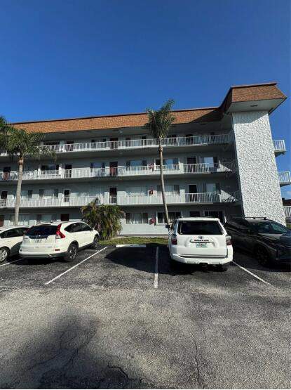 2 bedroom Condominium at 6289 Lear Drive #302, Mariner IV Condo, Lake Worth — photo 2
