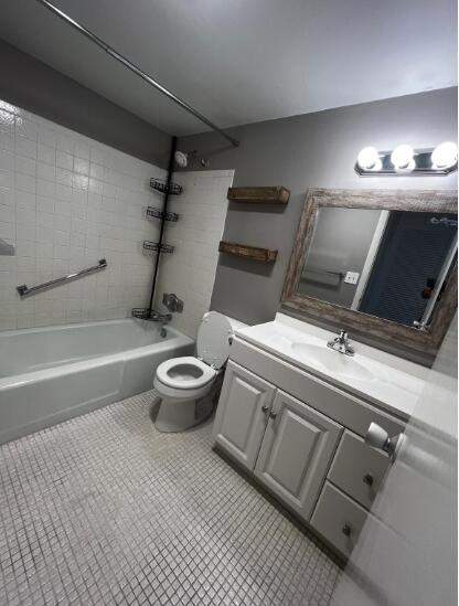 6289 Lear Drive #302, Lake Worth FL - photo 9 of 21