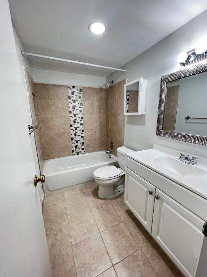 6289 Lear Drive #302, Lake Worth FL - photo 16 of 21