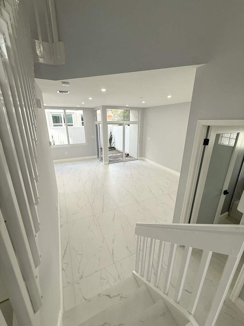 3 bedroom Single Family Residence at 3705 Valais Drive, Emerald Pointe, Hollywood — photo 2