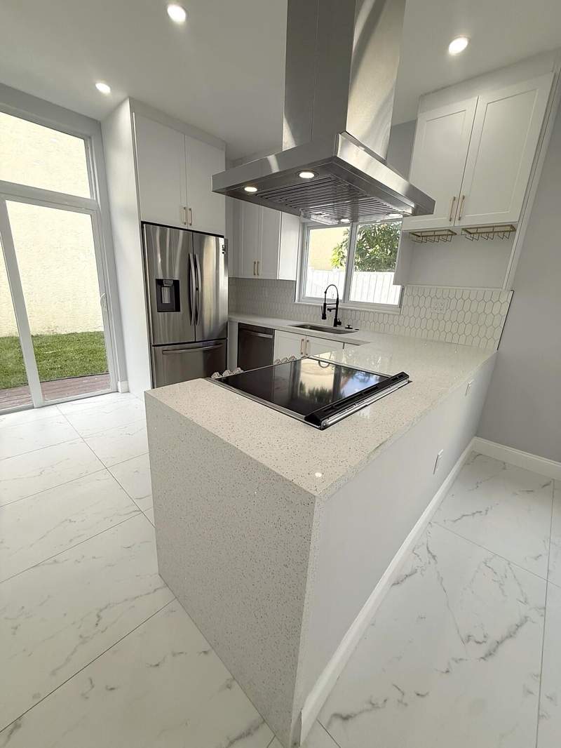 3 bedroom Single Family Residence at 3705 Valais Drive, Emerald Pointe, Hollywood — photo 4