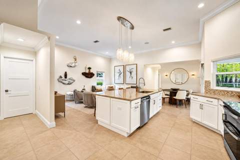 788 Lake Boulevard, Weston FL - photo 10 of 43
