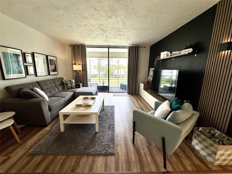 1 bedroom Condominium at 2811 Somerset Drive #206, Somerset No 3 Condo, Lauderdale Lakes — photo 2