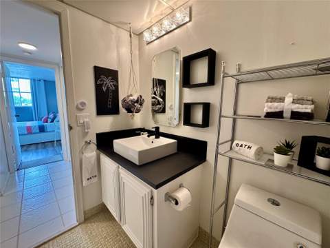 2811 Somerset Drive #206, Lauderdale Lakes FL - photo 18 of 28