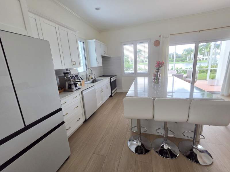 4 bedroom Single Family Residence at 1210 Oakwater Drive, Madison Green 1 Pars A, H And K, Royal Palm Beach — photo 2