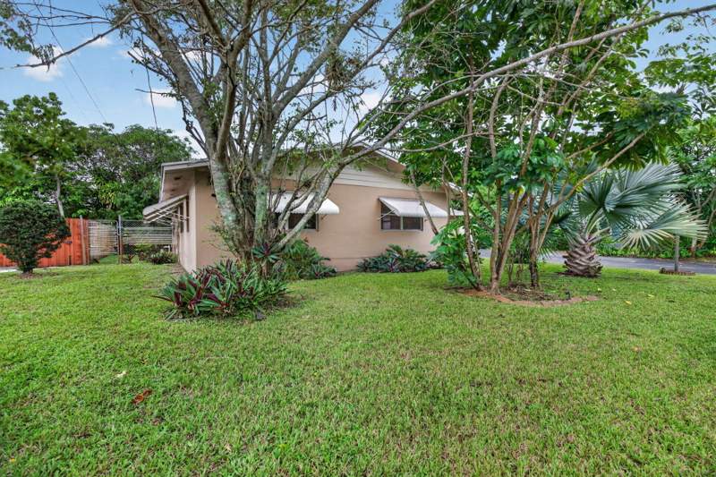 4 bedroom Single Family Residence at 167 NW 49th Avenue, Breezeswept Park Estates, Plantation — photo 3