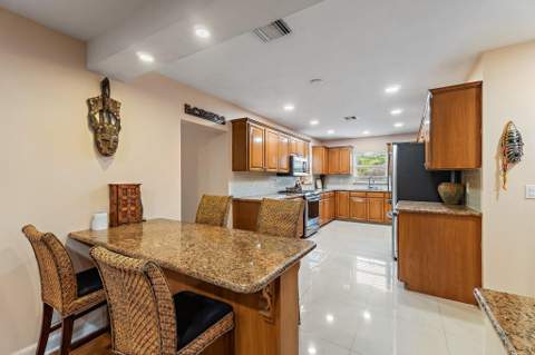324 Sandal Lane, Palm Beach Shores FL - photo 16 of 59