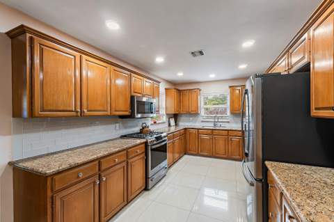 324 Sandal Lane, Palm Beach Shores FL - photo 17 of 59