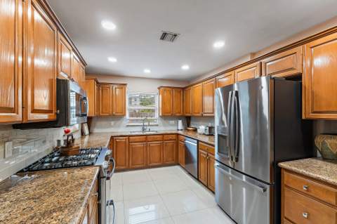 324 Sandal Lane, Palm Beach Shores FL - photo 18 of 59