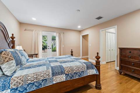 324 Sandal Lane, Palm Beach Shores FL - photo 22 of 59