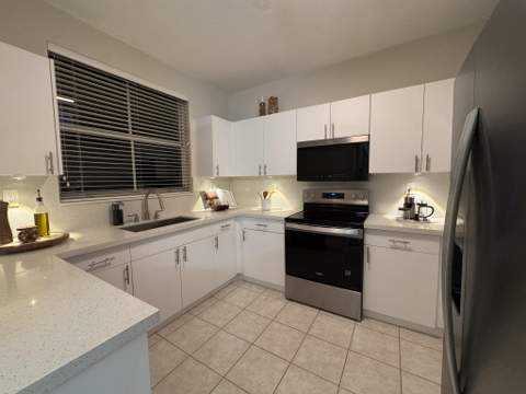 135 Riverwalk Circle, Sunrise FL - photo 7 of 32