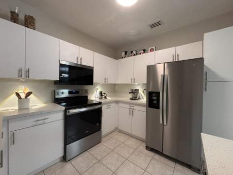 135 Riverwalk Circle, Sunrise FL - photo 9 of 32