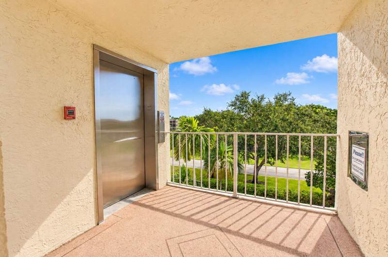 2 bedroom Condominium at 7290 Ashford Place #404, Huntington Lakes Sec Five Condos, Delray Beach — photo 4