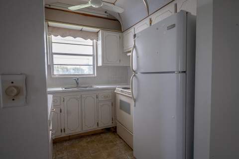 117 Kingswood F #117, West Palm Beach FL - photo 8 of 19