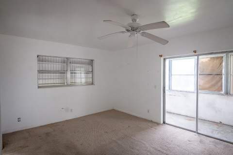 117 Kingswood F #117, West Palm Beach FL - photo 10 of 19