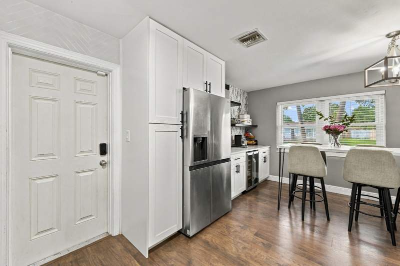 5 bedroom Single Family Residence at 6240 NW 16th Place, Sunrise Golf Village Sec 3, Sunrise — photo 5