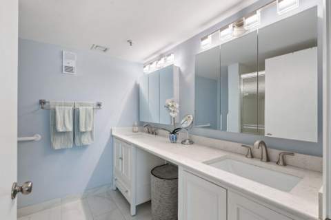 6096 Huntwick Terrace #206, Delray Beach FL - photo 18 of 46