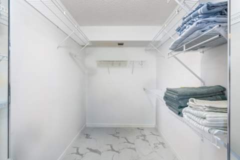 6096 Huntwick Terrace #206, Delray Beach FL - photo 19 of 46