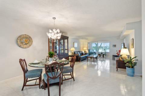 6096 Huntwick Terrace #206, Delray Beach FL - photo 6 of 46