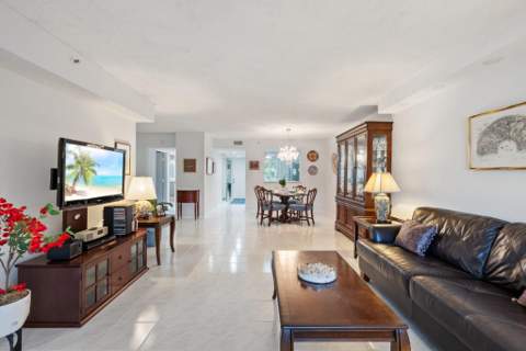 6096 Huntwick Terrace #206, Delray Beach FL - photo 14 of 46