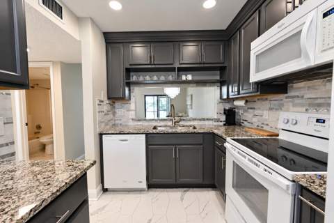 7094 Golf Colony Court #103, Lake Worth FL - photo 6 of 33