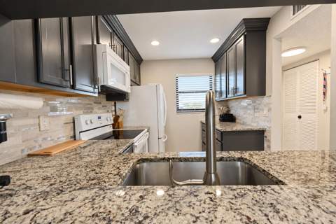 7094 Golf Colony Court #103, Lake Worth FL - photo 7 of 33