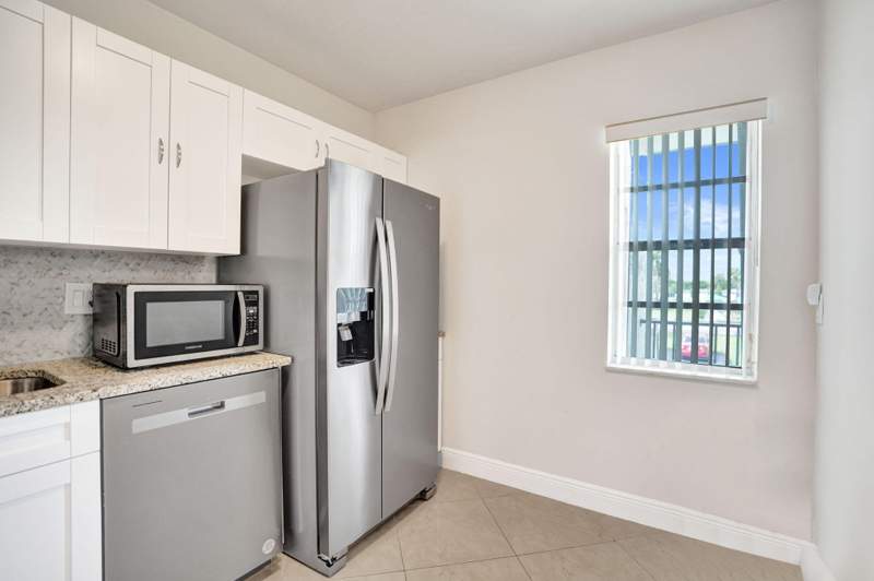 1 bedroom Condominium at 130 Lake Meryl Drive, Golden Lakes Village Condo E, West Palm Beach — photo 4
