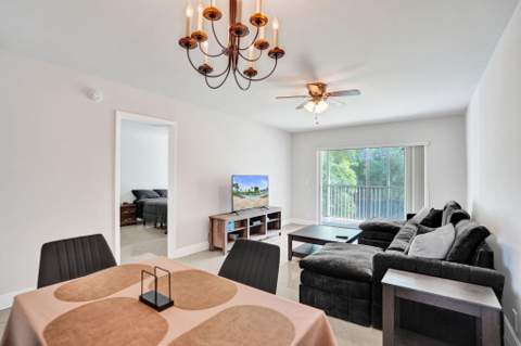 130 Lake Meryl Drive, West Palm Beach FL - photo 7 of 55