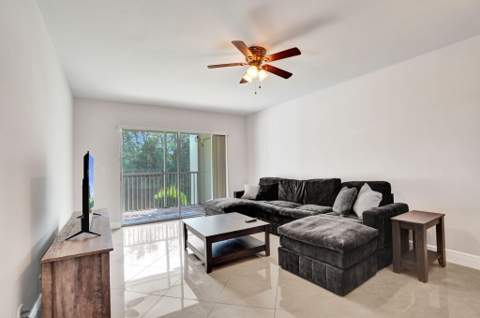 130 Lake Meryl Drive, West Palm Beach FL - photo 6 of 55
