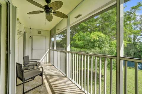 130 Lake Meryl Drive, West Palm Beach FL - photo 8 of 55