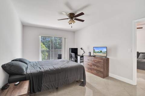 130 Lake Meryl Drive, West Palm Beach FL - photo 10 of 55