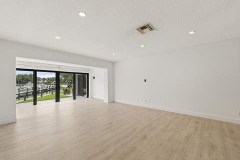 2280 Treasure Isle Drive #85, Palm Beach Gardens FL - photo 11 of 56