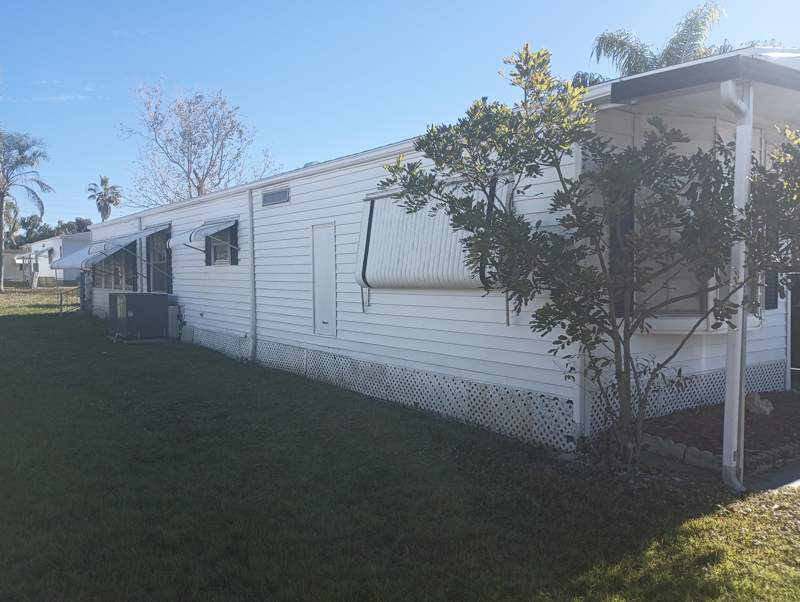 2 bedroom Manufactured Home at 12 Universidad Lane, Spanish Lakes Riverfront, Port St. Lucie — photo 3