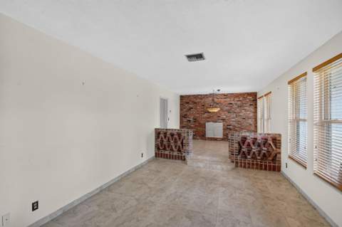 8 Bell Lane, West Palm Beach FL - photo 10 of 70