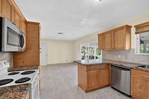 8 Bell Lane, West Palm Beach FL - photo 19 of 70