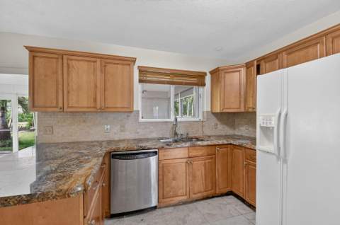 8 Bell Lane, West Palm Beach FL - photo 18 of 70