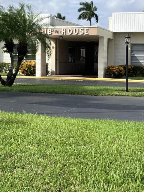 2751 Ashley Drive #G, West Palm Beach FL - photo 15 of 32